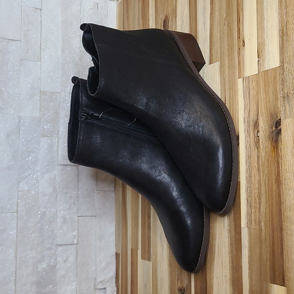Lucky Brand size 11 black
